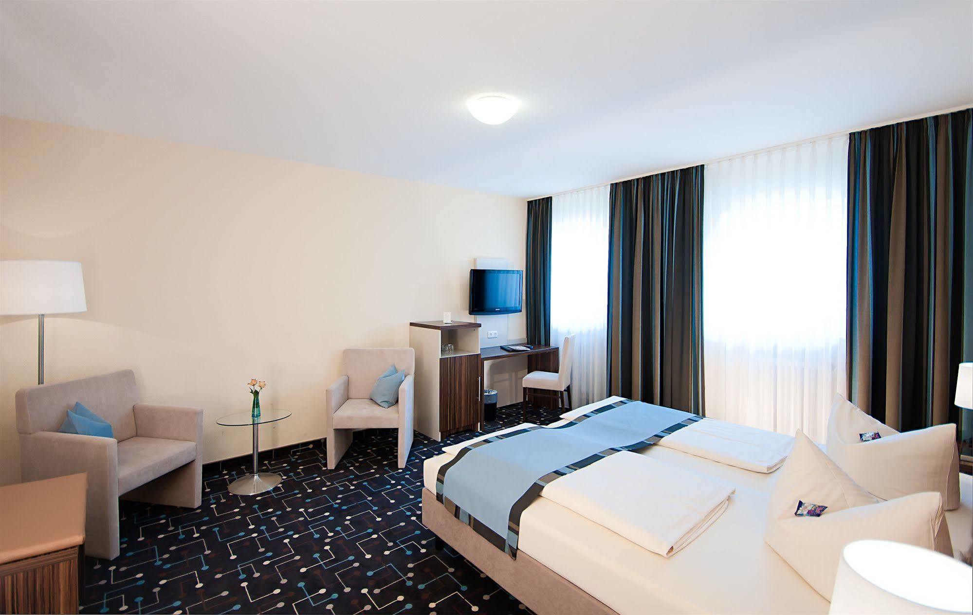 Hotel Koeniger Pliening Εξωτερικό φωτογραφία
