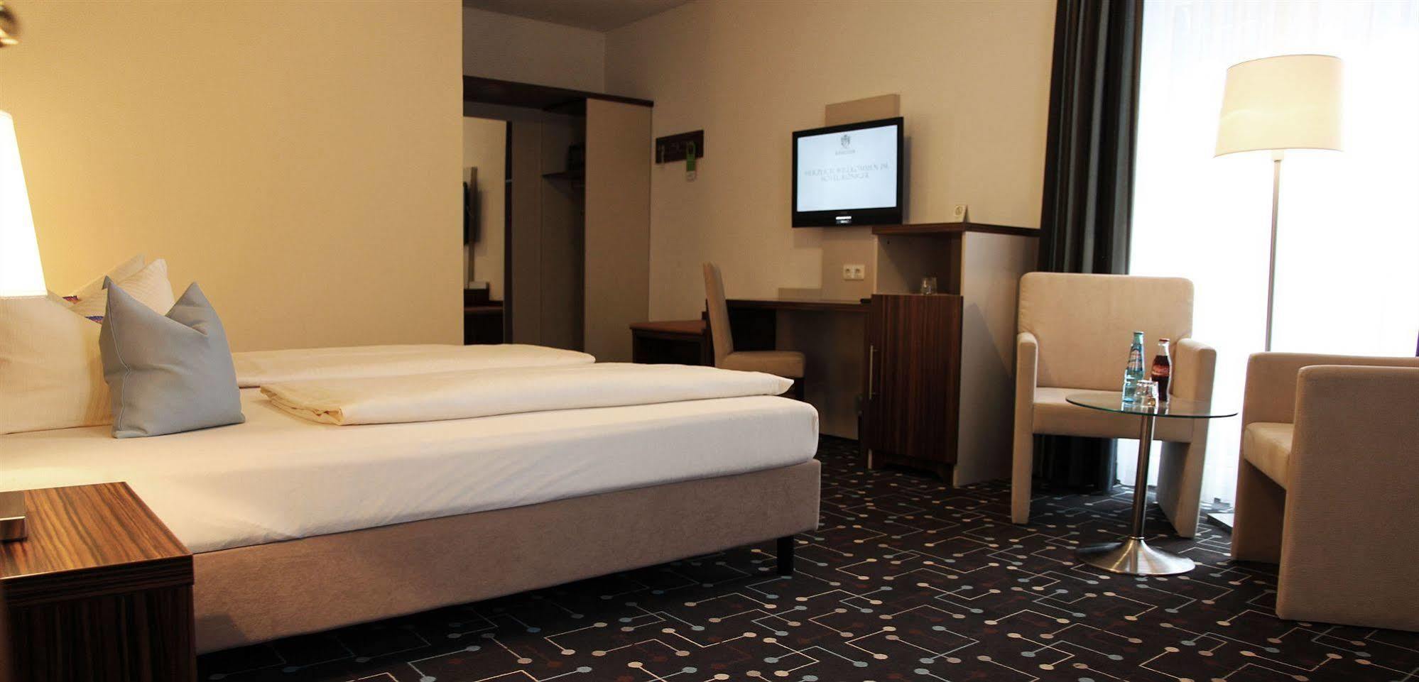 Hotel Koeniger Pliening Εξωτερικό φωτογραφία