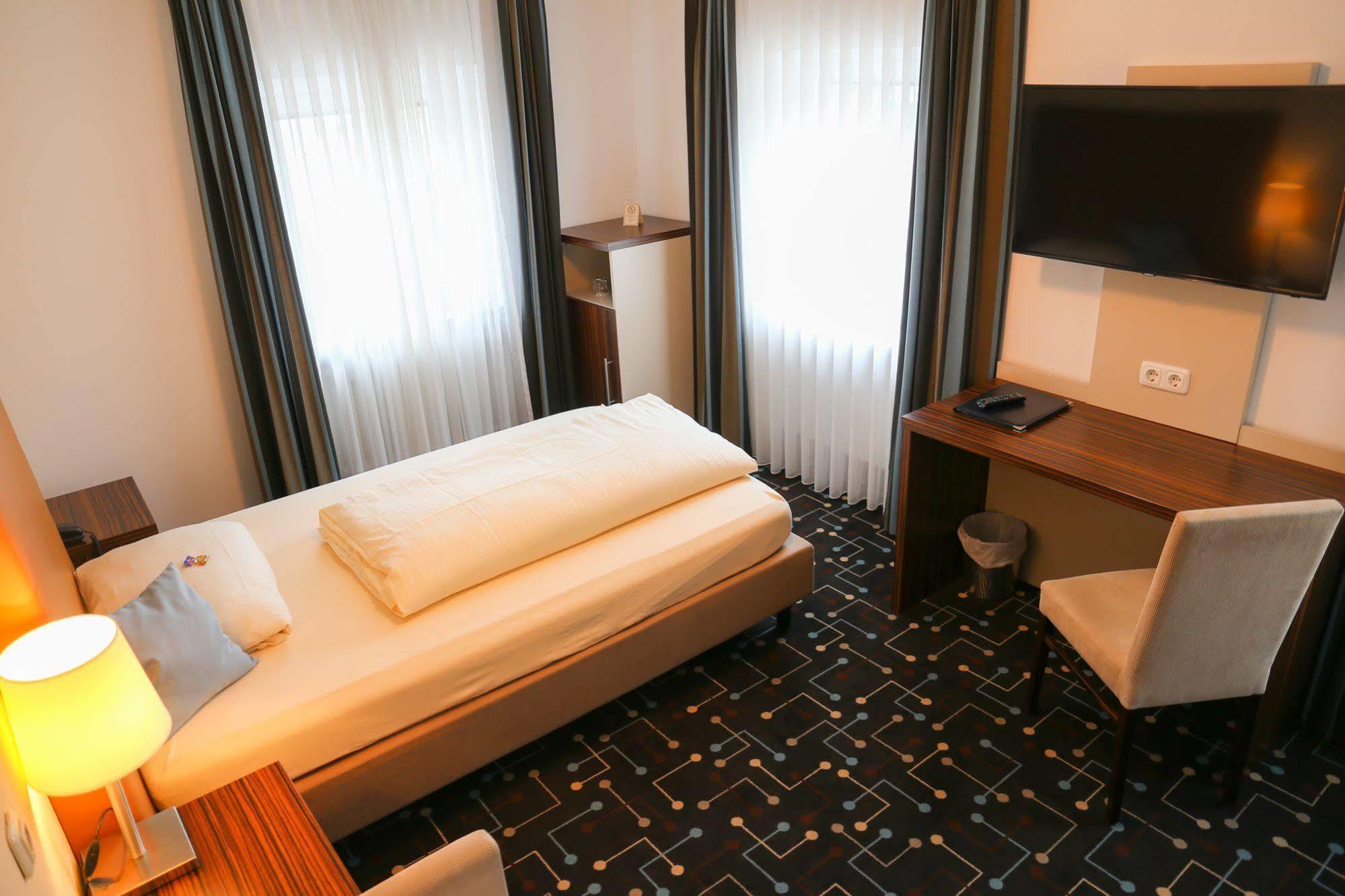 Hotel Koeniger Pliening Εξωτερικό φωτογραφία