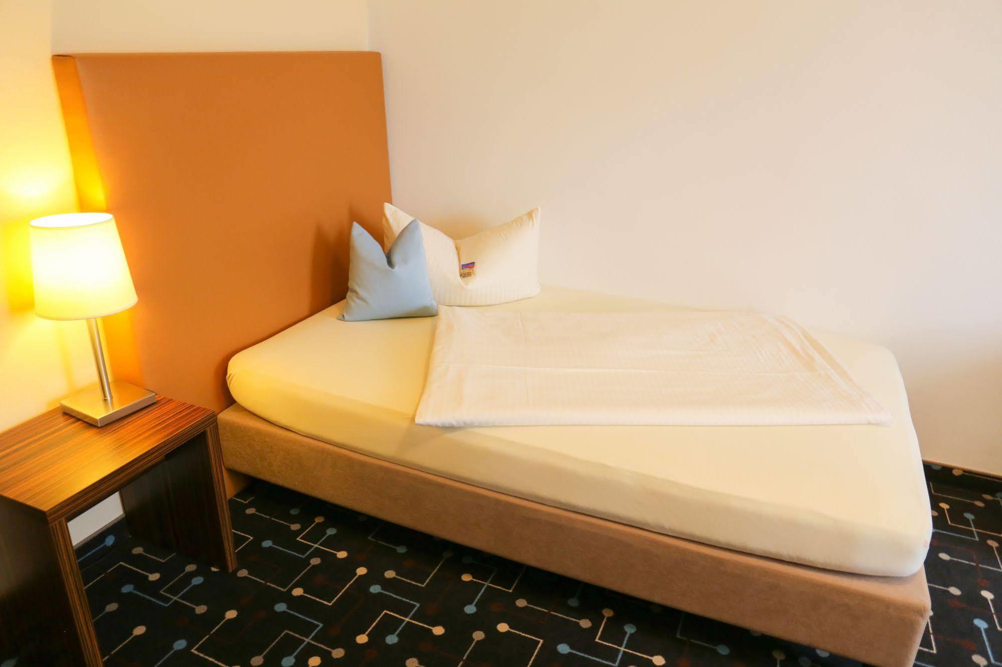 Hotel Koeniger Pliening Εξωτερικό φωτογραφία