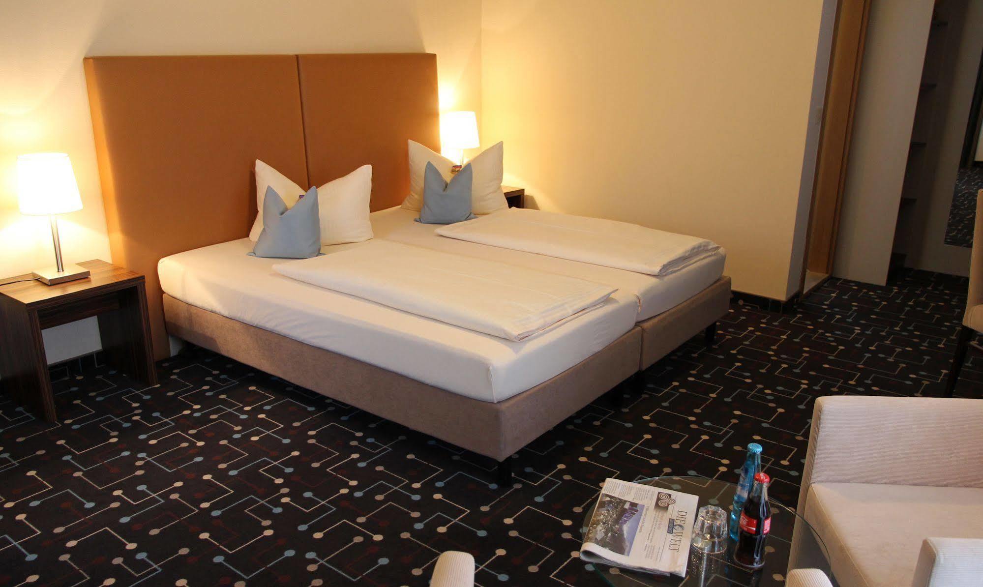 Hotel Koeniger Pliening Εξωτερικό φωτογραφία