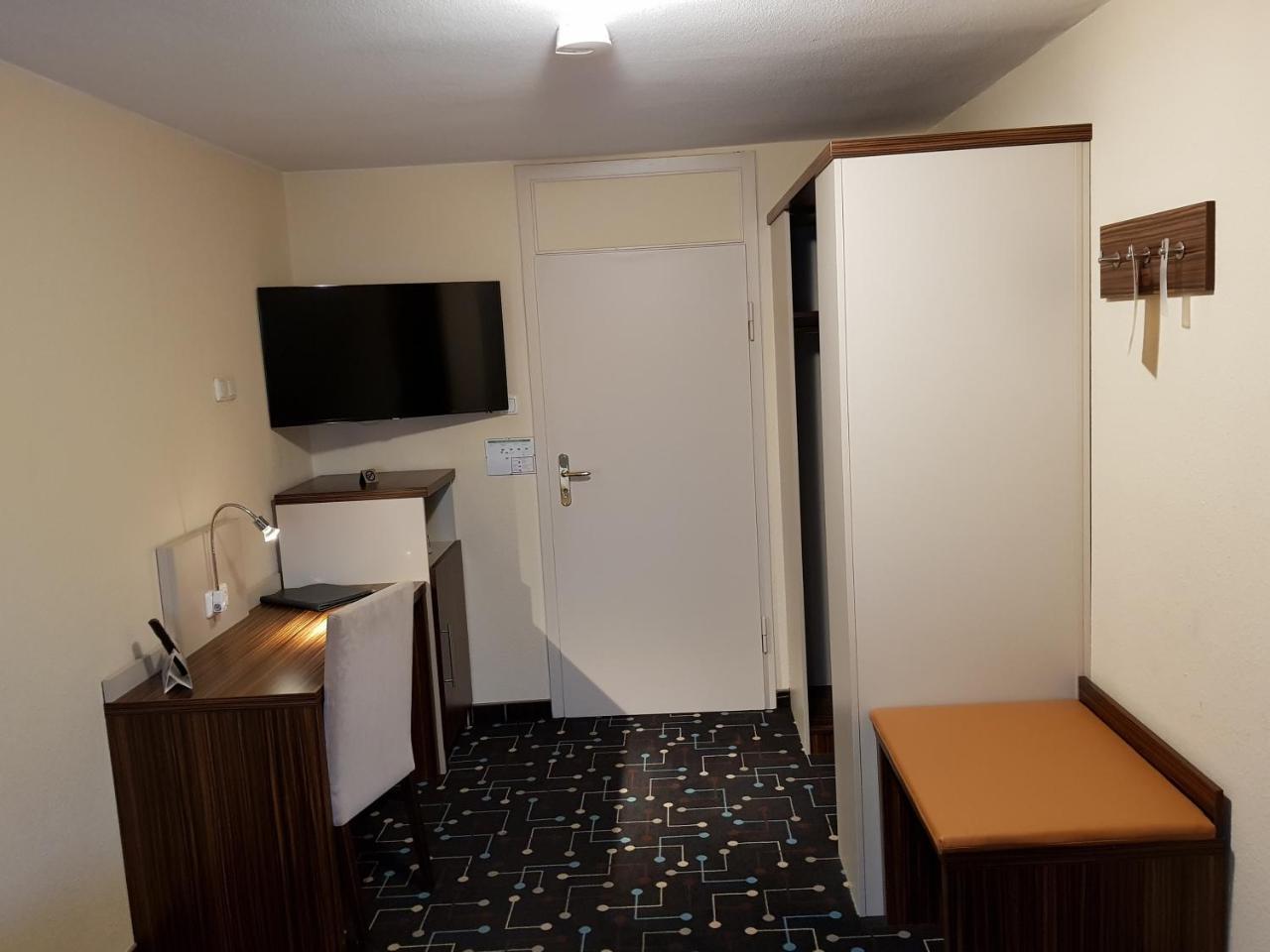 Hotel Koeniger Pliening Εξωτερικό φωτογραφία